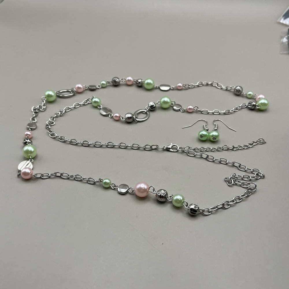 Elegant Silver and Pastel Pearl Necklace and Earring Set